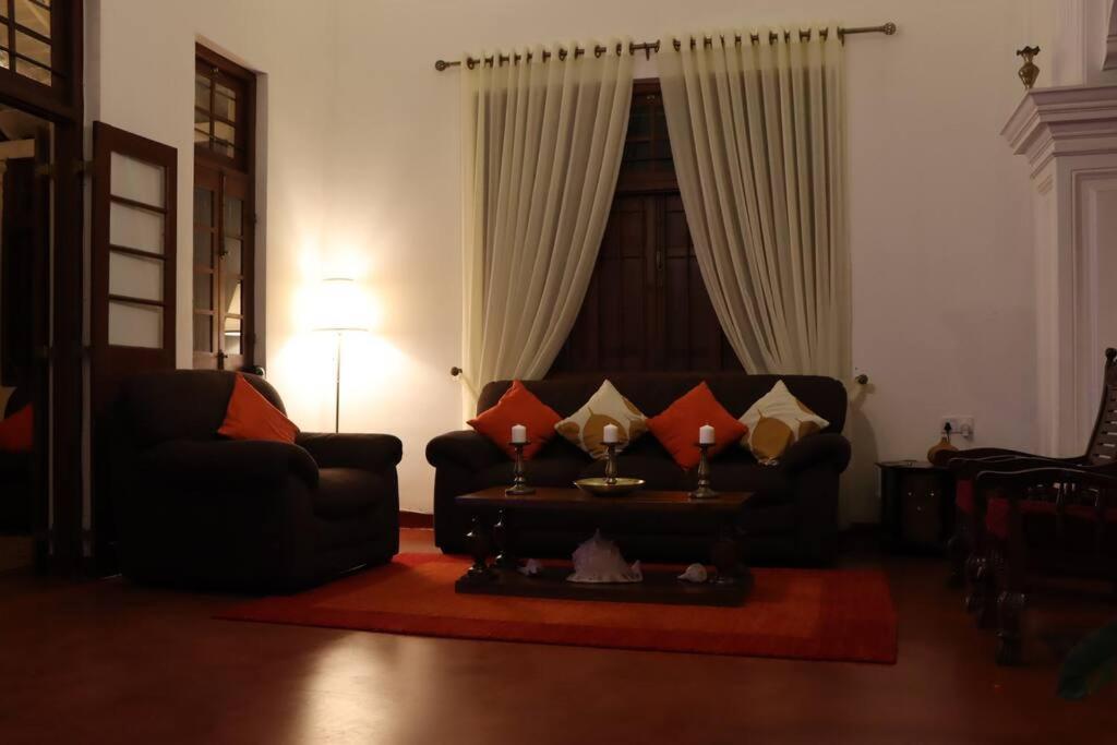 Colonial Residence Kandy Villa Екстер'єр фото