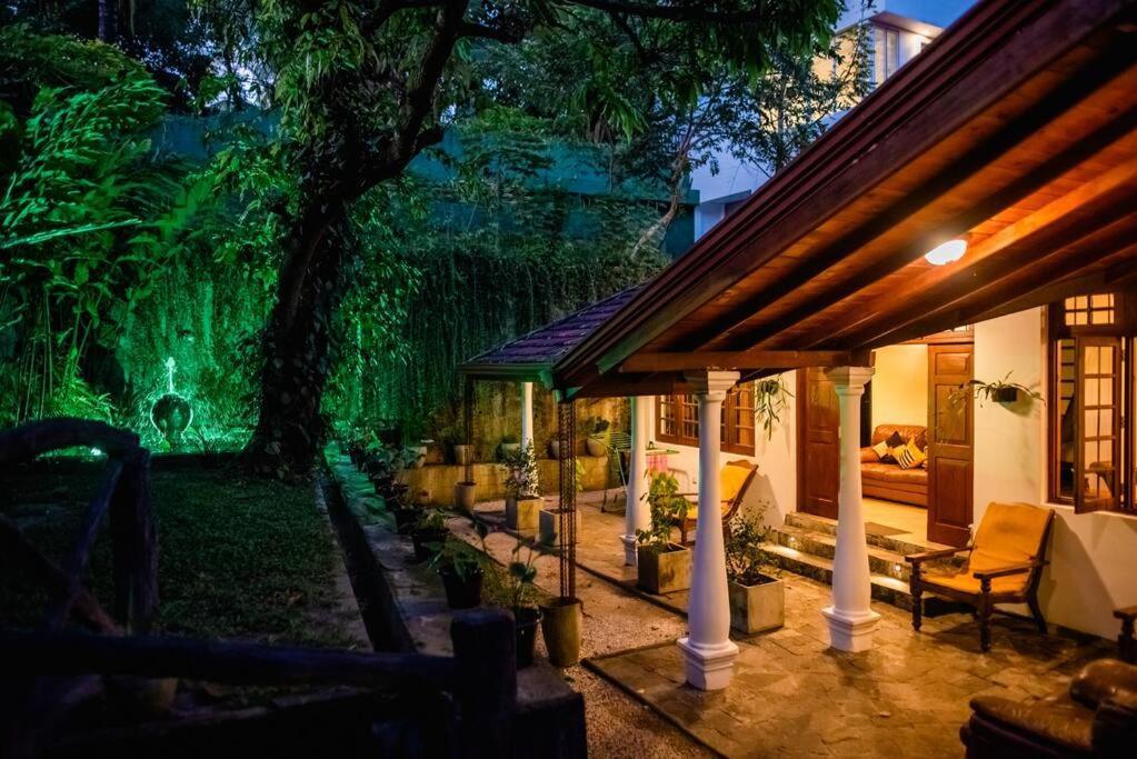 Colonial Residence Kandy Villa Екстер'єр фото