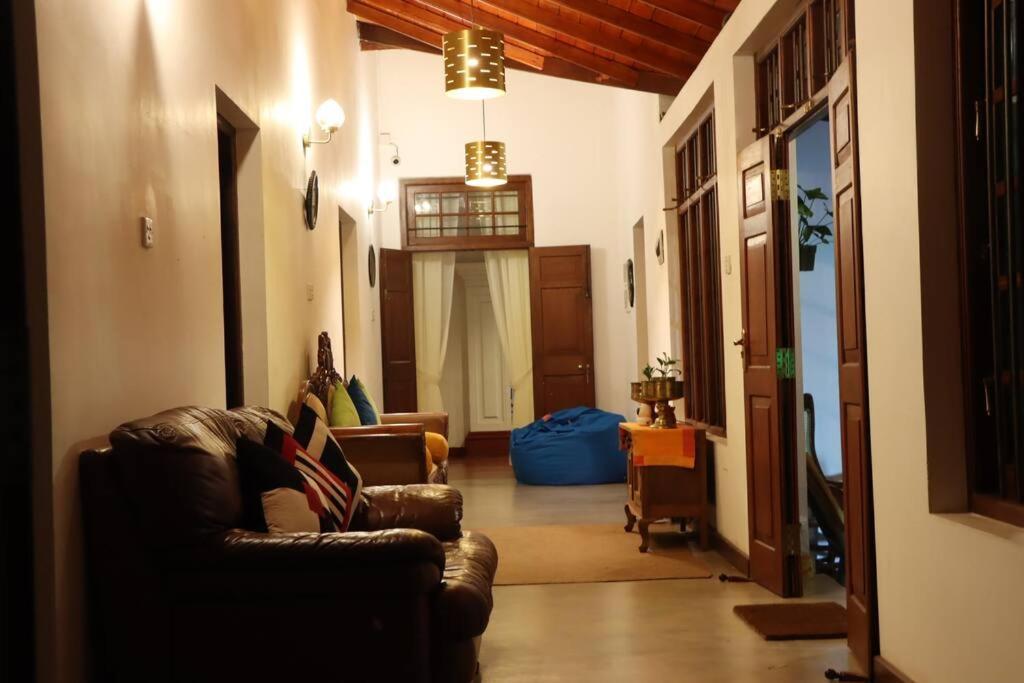 Colonial Residence Kandy Villa Екстер'єр фото